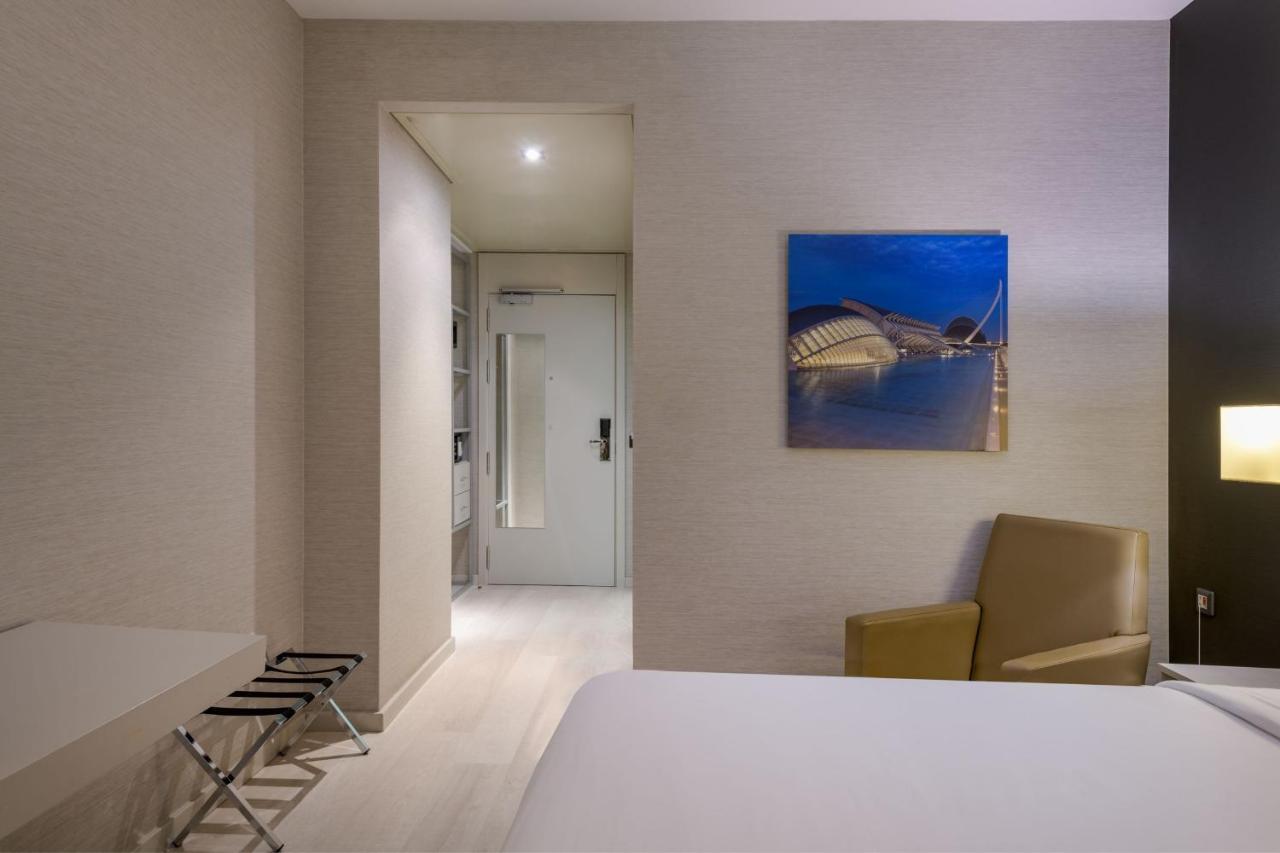 Sh Colon Valencia Hotel Bagian luar foto