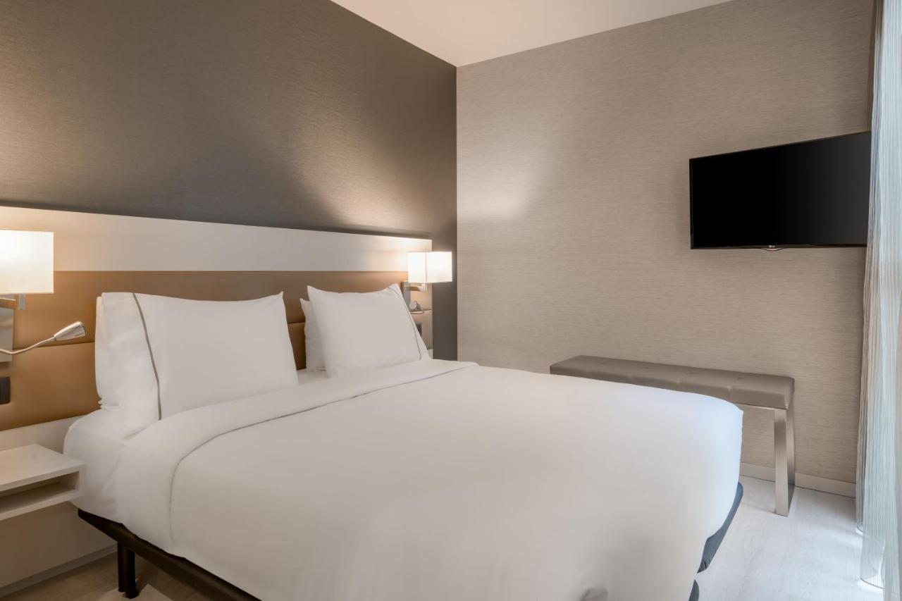 Sh Colon Valencia Hotel Bagian luar foto